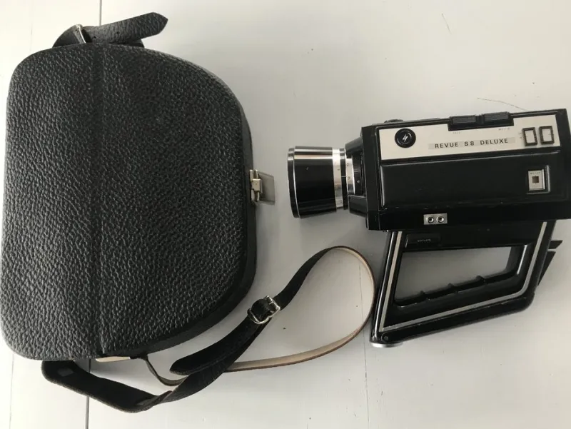 Hot Pamono Japanese Revue S8 Deluxe Camera with Case, 1960s