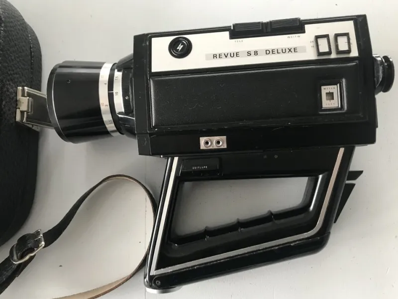Hot Pamono Japanese Revue S8 Deluxe Camera with Case, 1960s