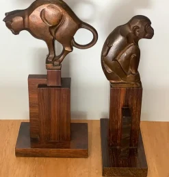 Best Pamono Johannes Bosma, Art Deco Statues of an Ape and a Cat, 1920s-1940s, Bronzes on Wooden Bases, Set of 2