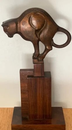 Best Pamono Johannes Bosma, Art Deco Statues of an Ape and a Cat, 1920s-1940s, Bronzes on Wooden Bases, Set of 2