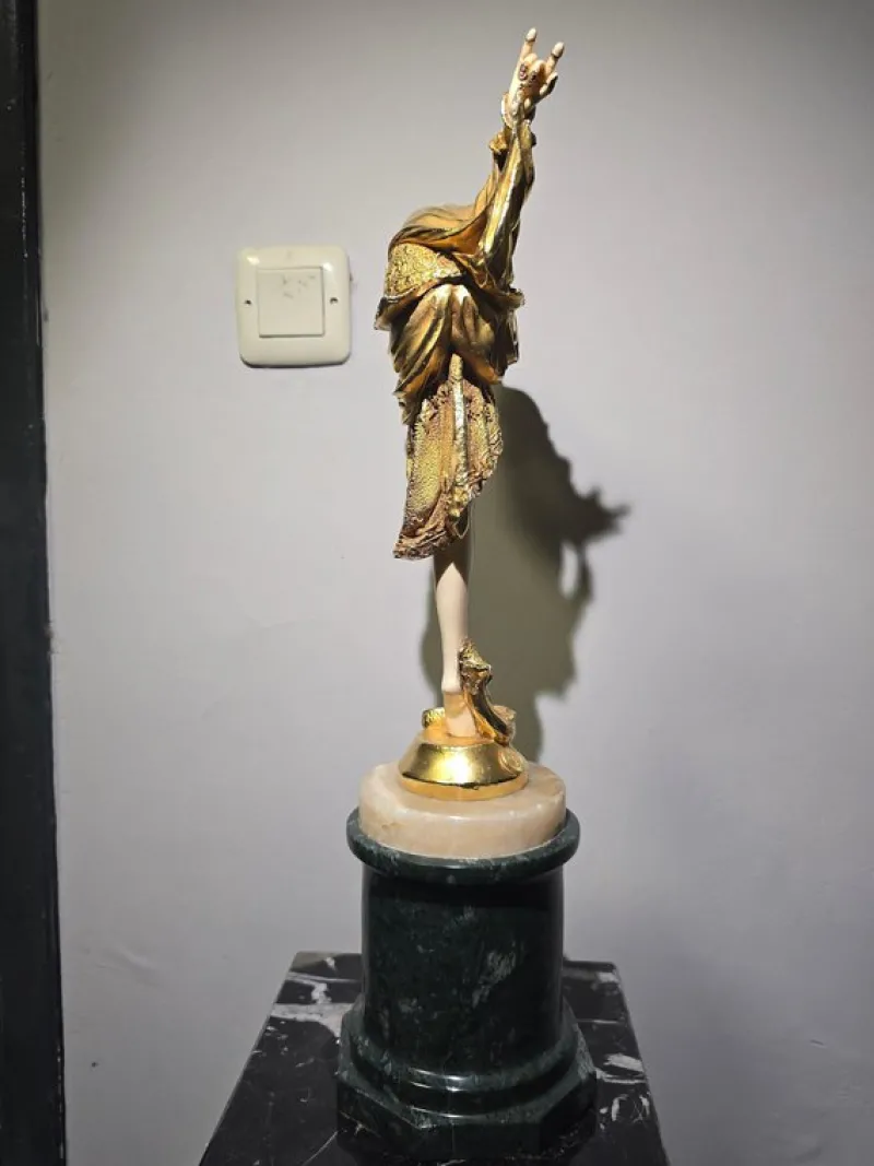 Pamono J.R. Colinet, Chryselephantine Style Sculpture, 1930, Gilt Bronze on Marble Base> Art Deco