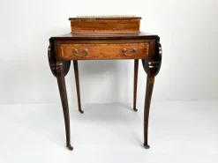 Hot Pamono Kidney-Shaped Mahogany Desk, 19th Century