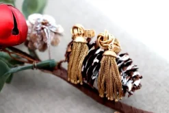 Pamono Knot-Shaped 18 Karat Gold Earrings with Articulated Pendants, Set of 2><noscript><img width=