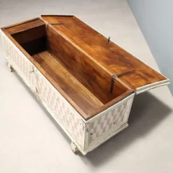 Pamono Lacquered Walnut Chest, 18th Century><noscript><img width=