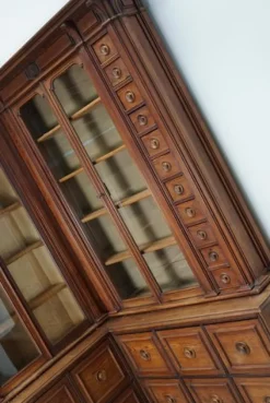 Pamono Large Antique German Pitch Pine Corner Apothecary Cabinet, 1900s><noscript><img width=