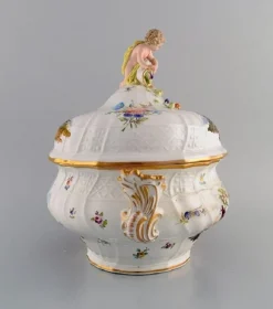Clearance Pamono Large Antique Lidded Tureen in Hand-Painted Porcelain from Meissen