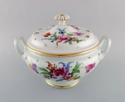 Hot Pamono Large Antique Meissen Soup Tureen in Porcelain with Hand-Painted Flowers