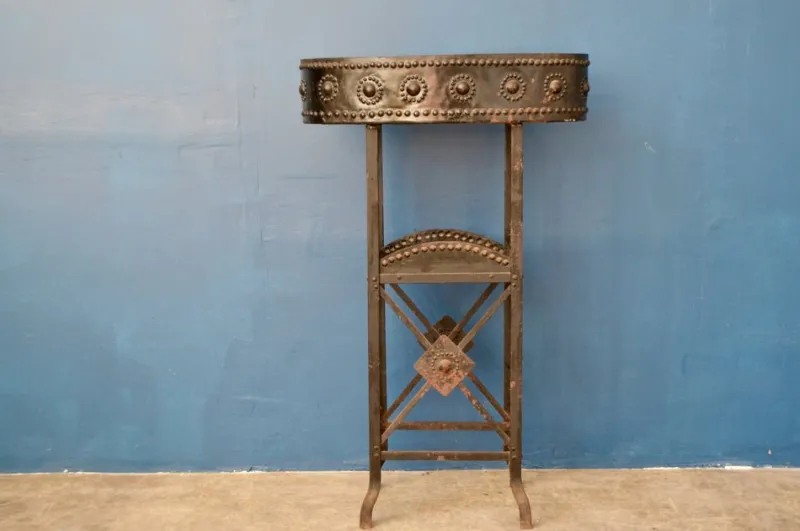 Pamono Large Antique Metal Planter> Planters And Jardiniere