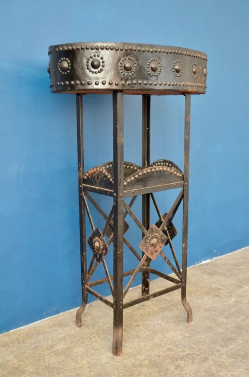 Pamono Large Antique Metal Planter> Planters And Jardiniere