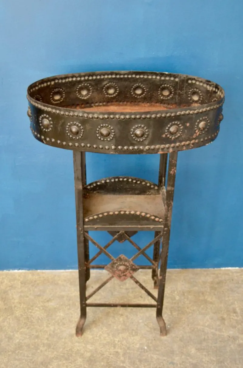 Pamono Large Antique Metal Planter> Planters And Jardiniere