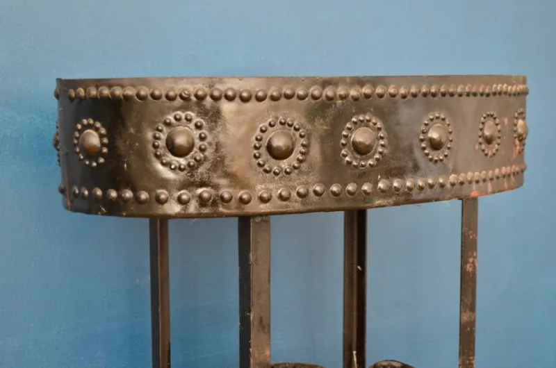 Pamono Large Antique Metal Planter> Planters And Jardiniere