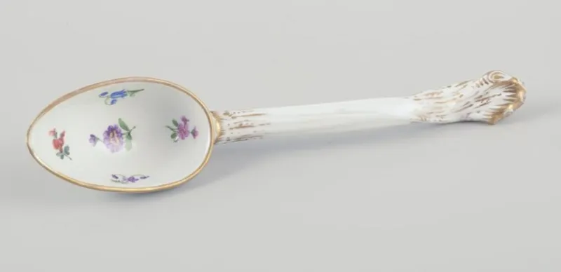 Pamono Large Antique Porcelain Spoon with from Meissen, Germany, 19th Century> Dinner Plates & Bowls