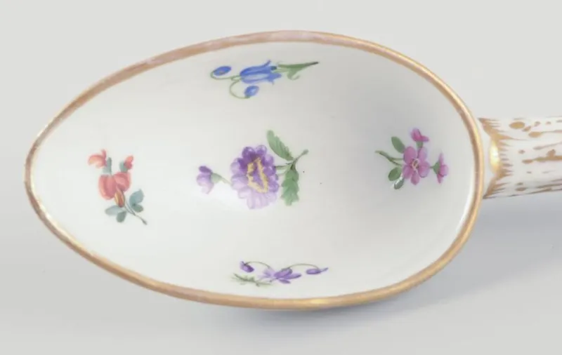 Pamono Large Antique Porcelain Spoon with from Meissen, Germany, 19th Century> Dinner Plates & Bowls