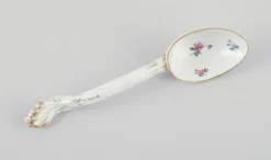 Sale Pamono Large Antique Porcelain Spoon with Floral Motifs from Meissen, Germany, 19th Century