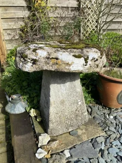 Pamono Large Antique Staddle Stone Architectural Garden Ornament, Britain, 18th Century><noscript><img width=