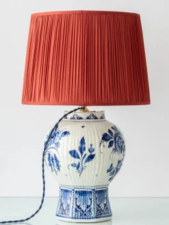 Pamono Large Blue and White Hand-Painted Table Lamp with New Terracotta Silk Lampshade from Royal Delft, 1948><noscript><img width=
