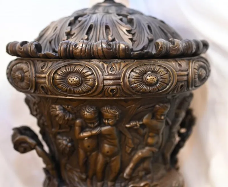 Pamono Large Bronze Urns Monumental Campana Cherub attributed to Clodion, Set of 2