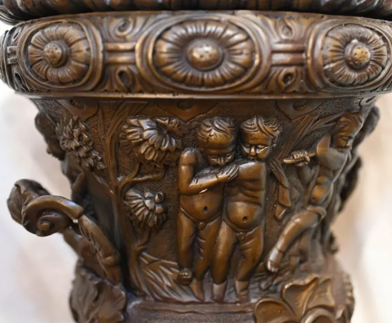 Pamono Large Bronze Urns Monumental Campana Cherub attributed to Clodion, Set of 2
