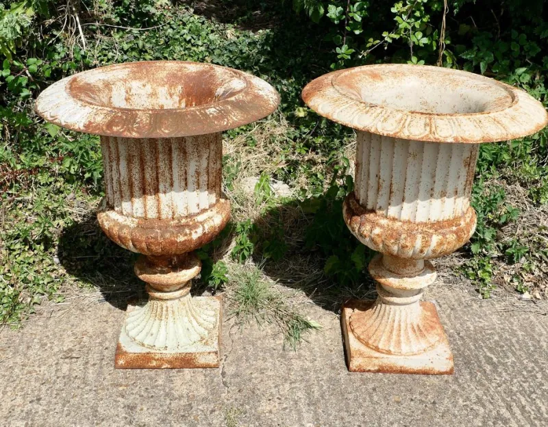 Pamono Large Cast Iron Garden Planters, 1900s, Set of 2> Garden Accessories