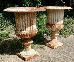 Pamono Large Cast Iron Garden Planters, 1900s, Set of 2><noscript><img width=