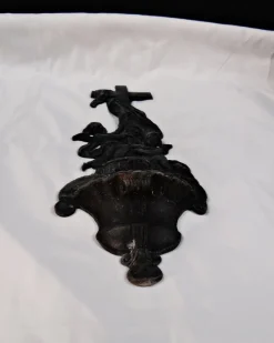 Online Pamono Large Cast Iron Holy Water Font with Cherubs and Crucifixes, 19th Century