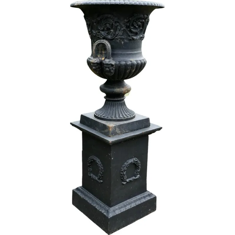 Pamono Large Cast Iron Urn, 1920> Garden Accessories