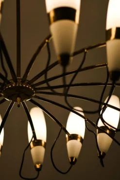 Pamono Large Chandelier in Opaline Glass and Brass from Stilnovo, 1950s><noscript><img width=