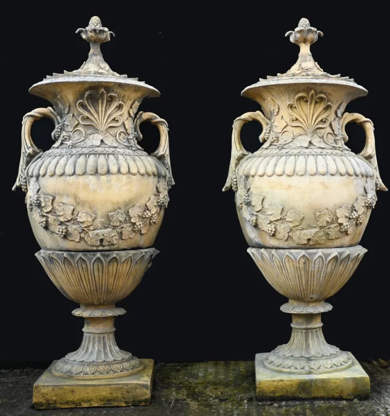 Pamono Large English Stone Garden Urns, Set of 2> Garden Accessories