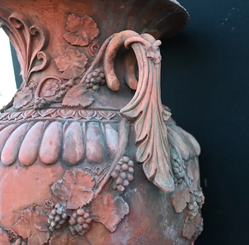 Pamono Large English Terracotta Garden Urns, Set of 2