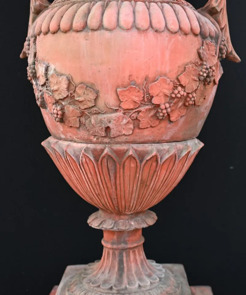 Pamono Large English Terracotta Garden Urns, Set of 2