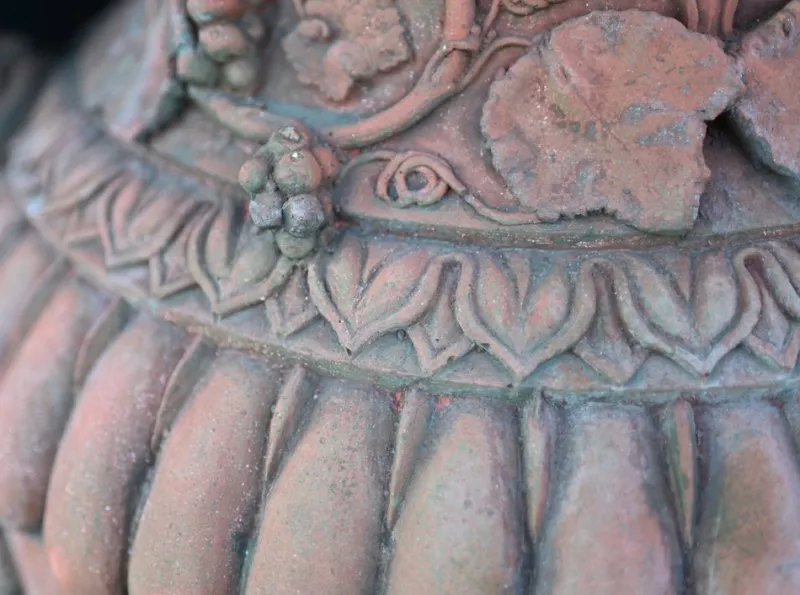 Pamono Large English Terracotta Garden Urns, Set of 2