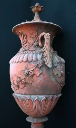 Pamono Large English Terracotta Garden Urns, Set of 2
