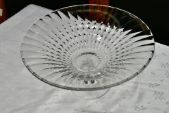 Pamono Large French Tazza Diamond Patterned Crystal Pedestal Fruit Dish, 1950s><noscript><img width=