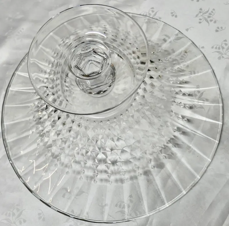 Pamono Large French Tazza Diamond Patterned Crystal Pedestal Fruit Dish, 1950s> Serving Dishes