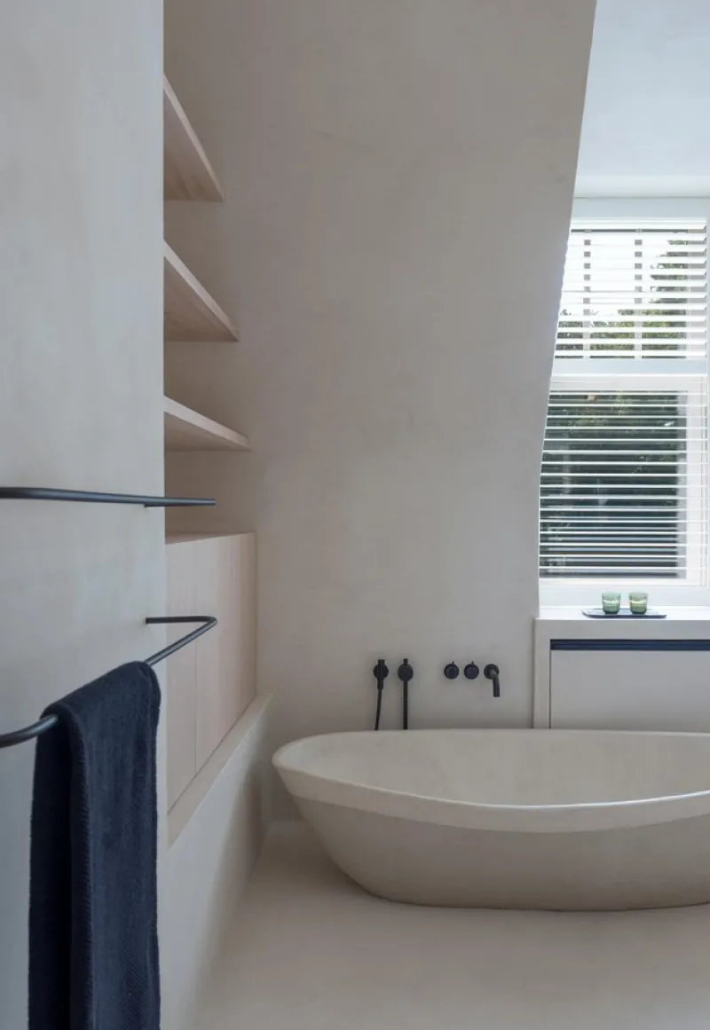 Best Pamono Large High Clay Bathtub by Studio Loho