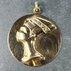 New Pamono Large Italian 18 Karat Yellow Gold Queen Nefertiti Bust Charm Pendant, 1980s