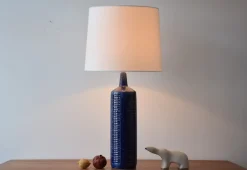 Pamono Large Mid-Century Modern Dark Blue Ceramic Table Lamp from Palshus, Denmark, 1960s> Table Lamps