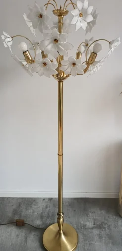 Hot Pamono Large Murano Flower Floor Lamp, Italy, 1970s