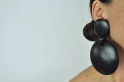 Pamono Large Sculptural Black Ear-Clips in Ebony, Denmark, 2000s, Set of 2><noscript><img width=
