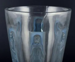 Hot Pamono Large Six Figurines Goblet Vase in Clear Glass from René Lalique, France, 1930s