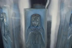 Hot Pamono Large Six Figurines Goblet Vase in Clear Glass from René Lalique, France, 1930s