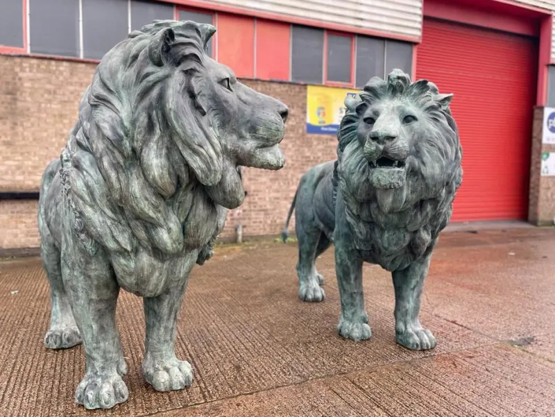 Online Pamono Large 20th Century Bronze Lions, Set of 2