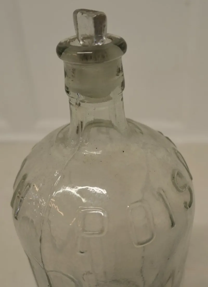 Pamono Large 19th Century Clear Glass Pharmacy Poison Bottles, Unkns, Set of 2> Bottles, Carafes & Jugs