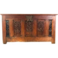 Pamono Large 16th Century French Gothic Trunk, France, 1580s> Trunks Crates & Baskets