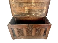Pamono Large 16th Century French Gothic Trunk, France, 1580s><noscript><img width=
