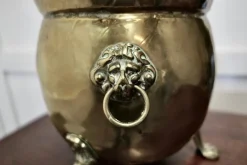 Pamono Large Victorian Brass Jardinière with Lions Mask & Hairy Paw Feet, 1880s><noscript><img width=