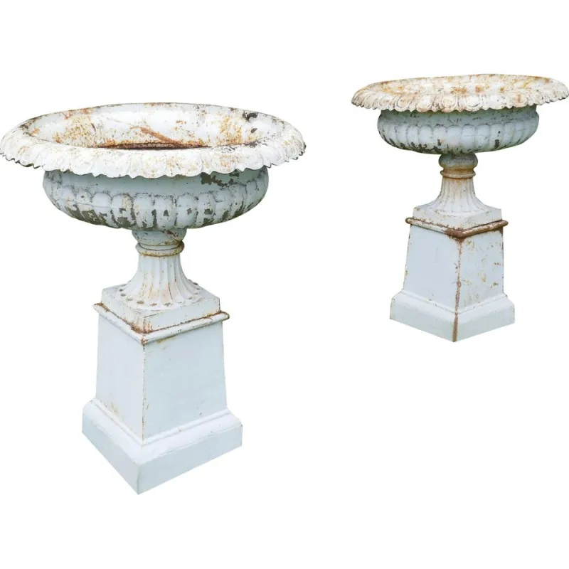 Pamono Large Victorian Garden Urns in Cast Iron, 1900, Set of 2> Garden Accessories
