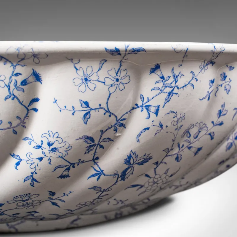 Sale Pamono Large Vintage English Ceramic Salad Bowl, 1930s