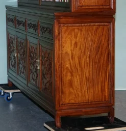 Pamono Large Vintage Oriental Chinese Carved Bookcase Display Cabinet with Lights><noscript><img width=