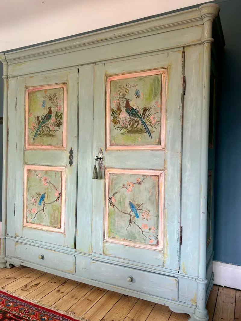 Pamono Large Vintage Painted Pine Double Wardrobe with Inlaid Chinoiserie, 1890s> Cabinets & Wardrobes